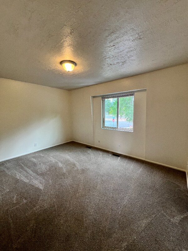 Building Photo - 4570 S 200 E