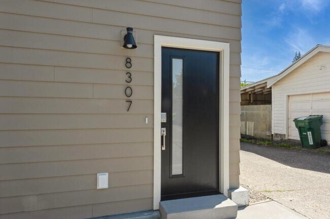 Building Photo - 1 bedroom in Seattle WA 98117