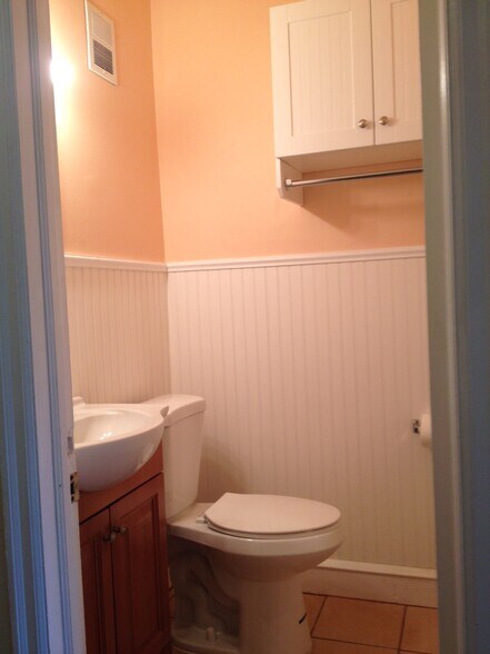 Building Photo - 4343 Benner St