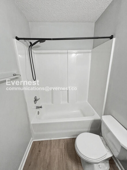 Building Photo - 8596 Thomas Rd