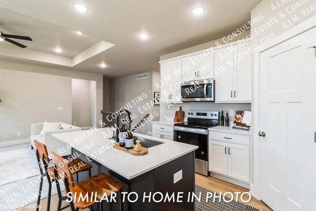 Building Photo - 3212 NE Fawn Ln