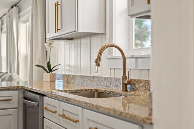 Building Photo - 9618 Beach Blvd