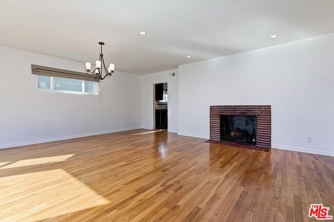 Building Photo - 10849 Arizona Ave