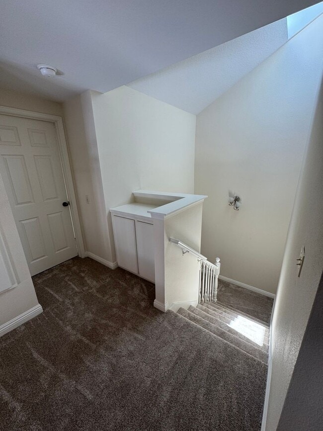 Building Photo - 3 Bed, 3 Bath Two-Story Condo - 9 Georgetown.