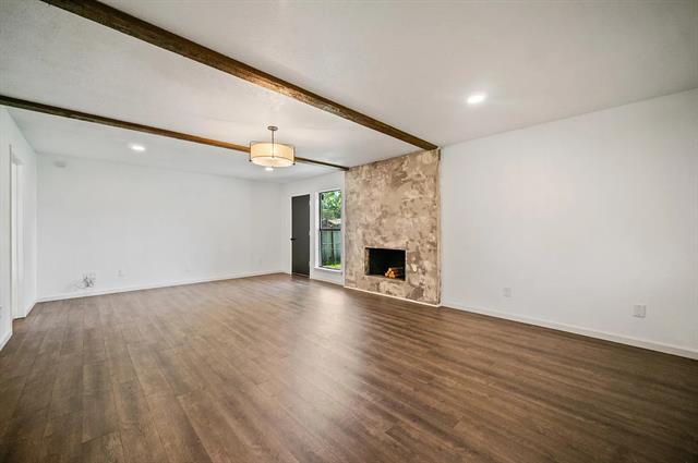 Building Photo - 2500 Laurel Ln