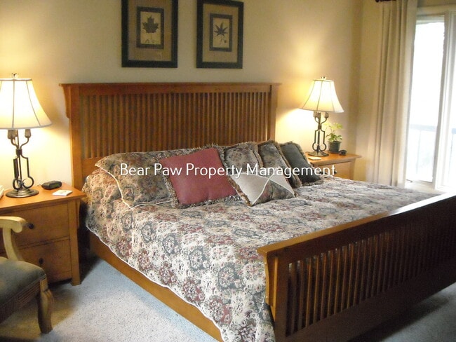 Building Photo - "Spacious 4-Bedroom Townhouse Retreat with 4 Full Baths in Scenic Evergreen!"