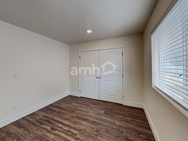 Building Photo - 19220 16th Ave Ct E