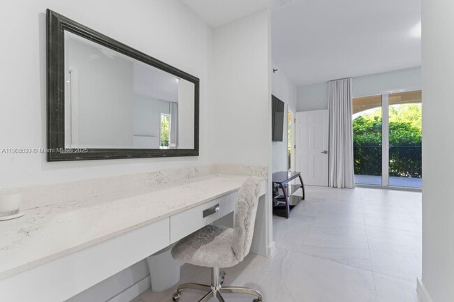 Building Photo - 19217 Fisher Island Dr