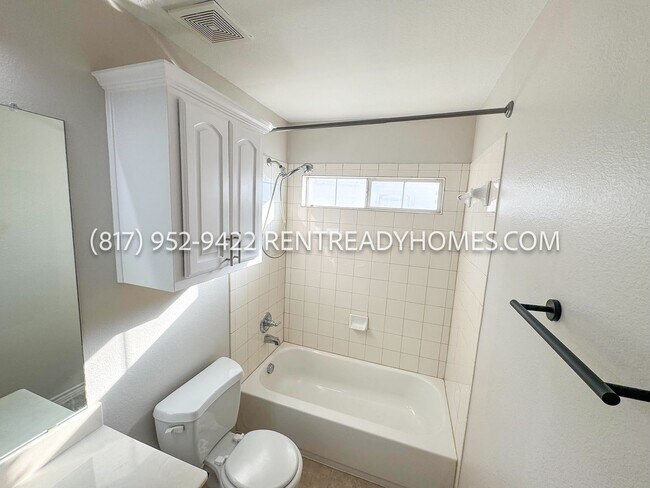 Building Photo - 2221 Overton Dr