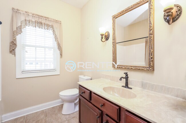 Building Photo - 5485 Styers Ferry Rd