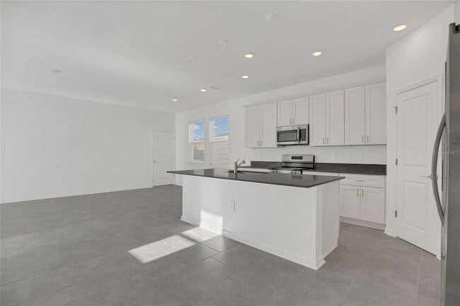 Building Photo - 2048 Shaggy Fisher Dr