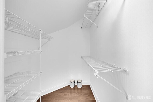 Building Photo - 4 Stults Dr