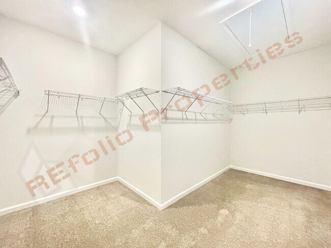 Building Photo - 213 Ivy Arbor Way