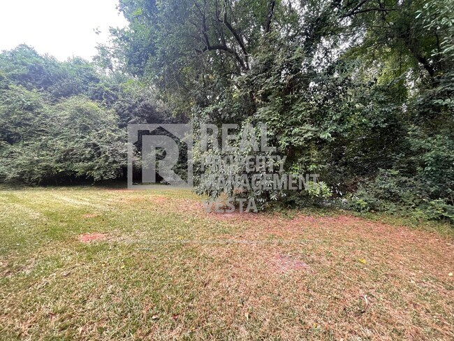 Building Photo - 3163 Highpoint Dr
