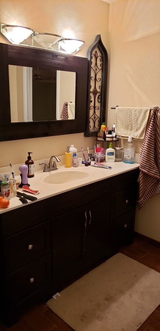 Building Photo - Excellent 3 Bed/2.5 Bath Mountain Shadows Town-home / Water Included, Co-Signor OK, Pets Considered