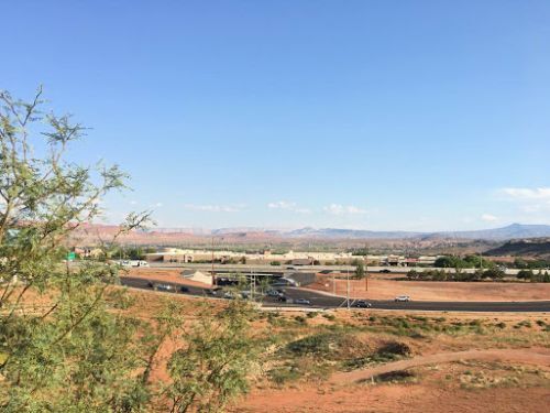 Building Photo - 840 N Twin Lakes Dr