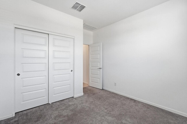 Building Photo - 2440 W Bowker St