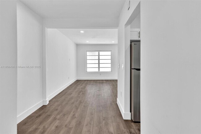 Building Photo - 652 SW 5th St