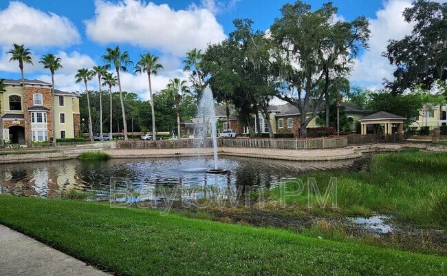 Building Photo - 10025 Courtney Palms Blvd