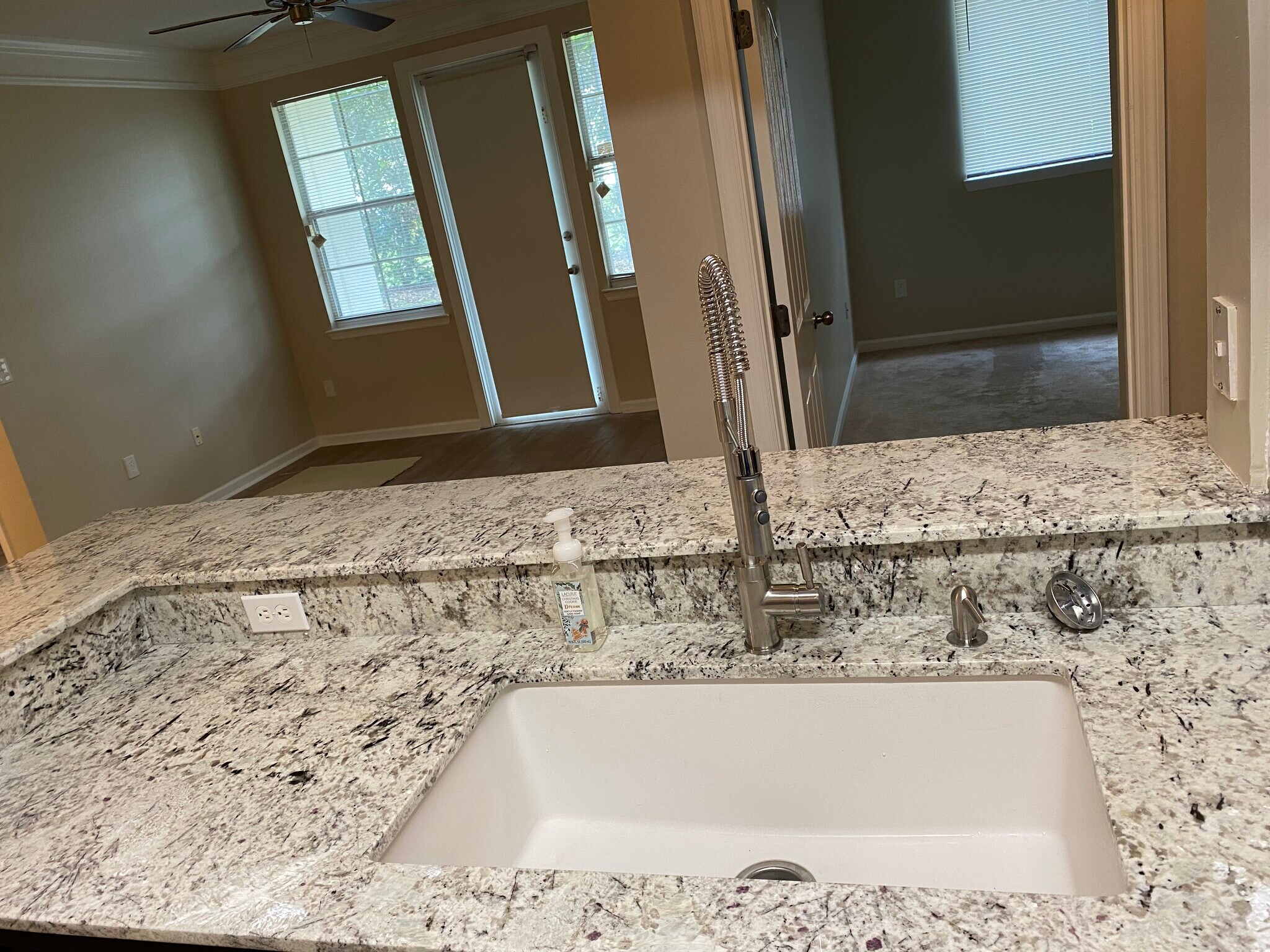 New kitchen granite - 9857 Baywinds Dr Apt 9112