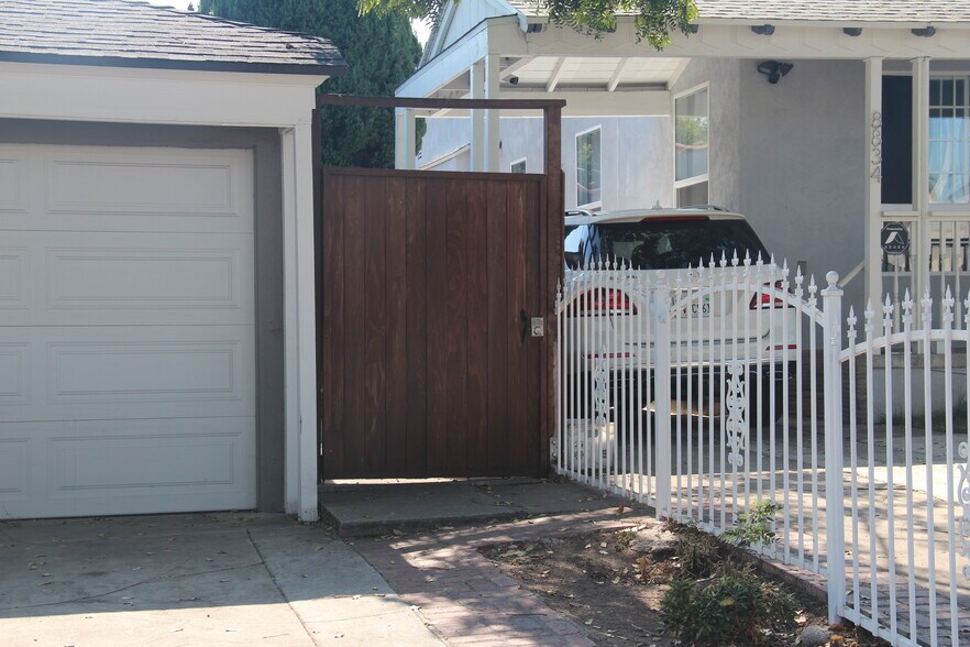 Building Photo - 8830 Cadillac Ave.