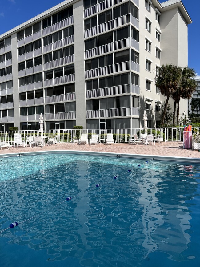 Building Photo - 3100 S Ocean Blvd