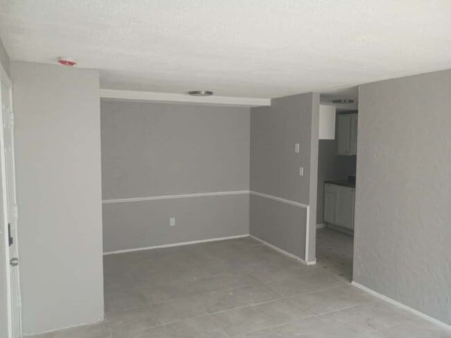 Primary Photo - 13444 Euclid Ave