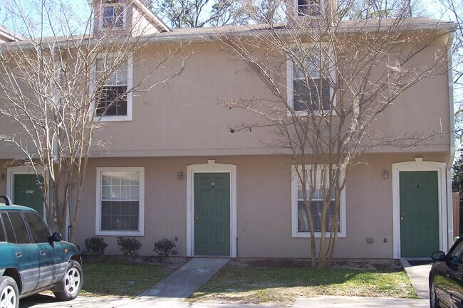 Building Photo - Affordable 2 BD 2.5 BA Townhouse off Tennessee Street