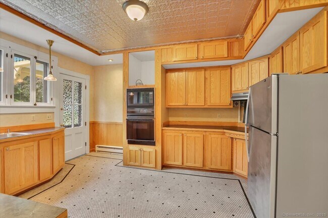 Building Photo - 46 Highland Terrace