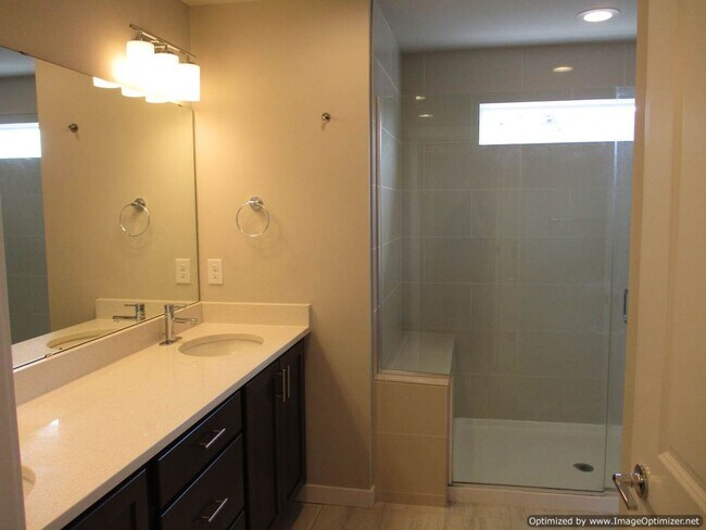 Building Photo - Spacious 4-Bedroom Home with Modern Comforts