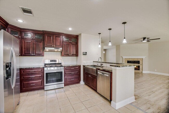 Building Photo - 8111 Hawick Dr