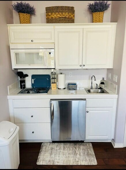 Building Photo - 717 Nile River Dr