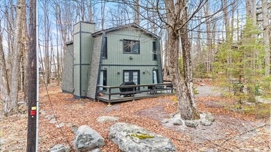 Building Photo - 1150 Country Club Dr