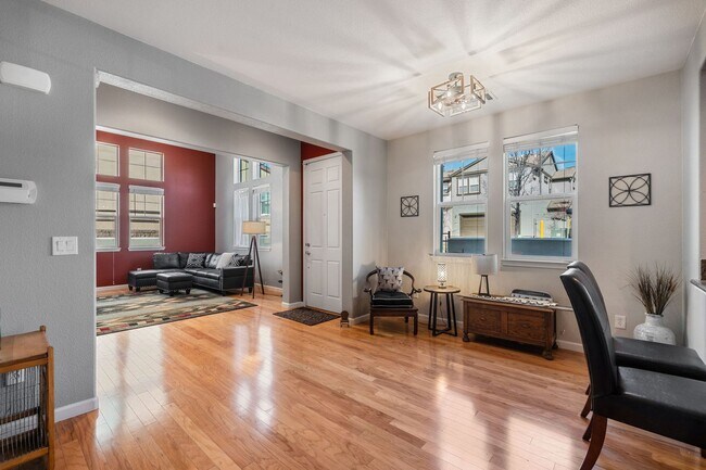 Building Photo - Furnished & Fully Equipped Low Maintenance Town Home (Somersett - Utilities Included)