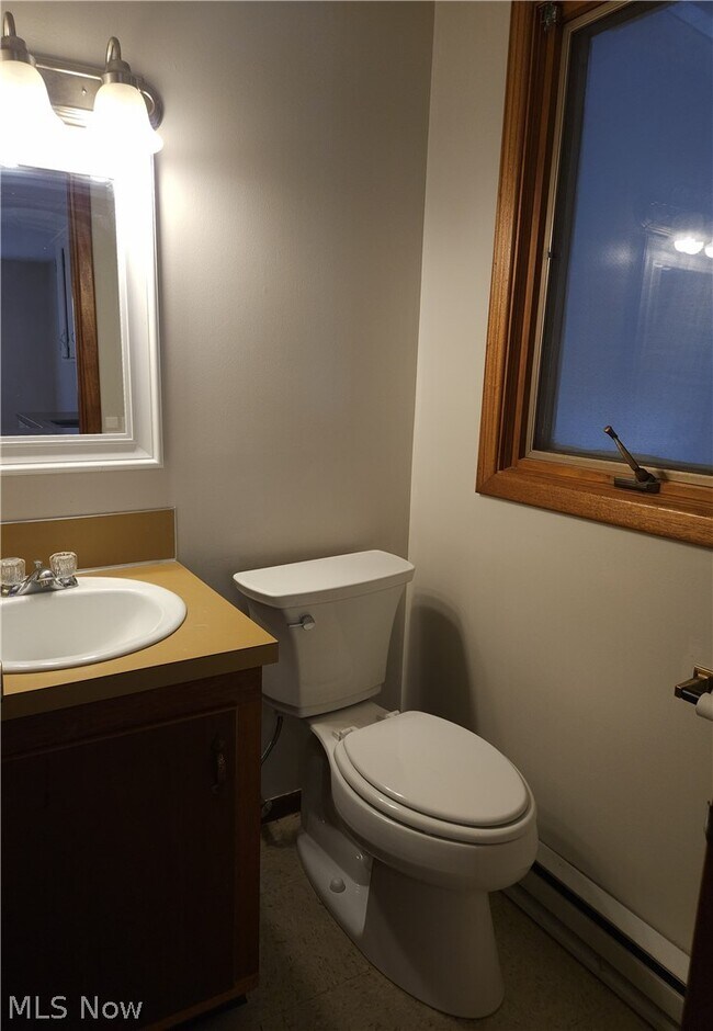 Building Photo - 525 S Marion Ave