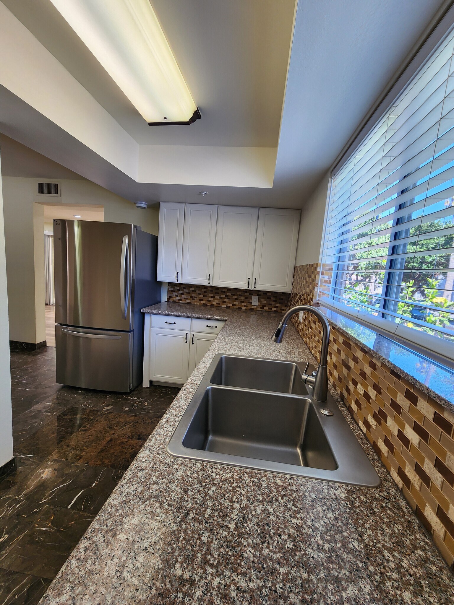 Building Photo - 420 Riverdale Dr