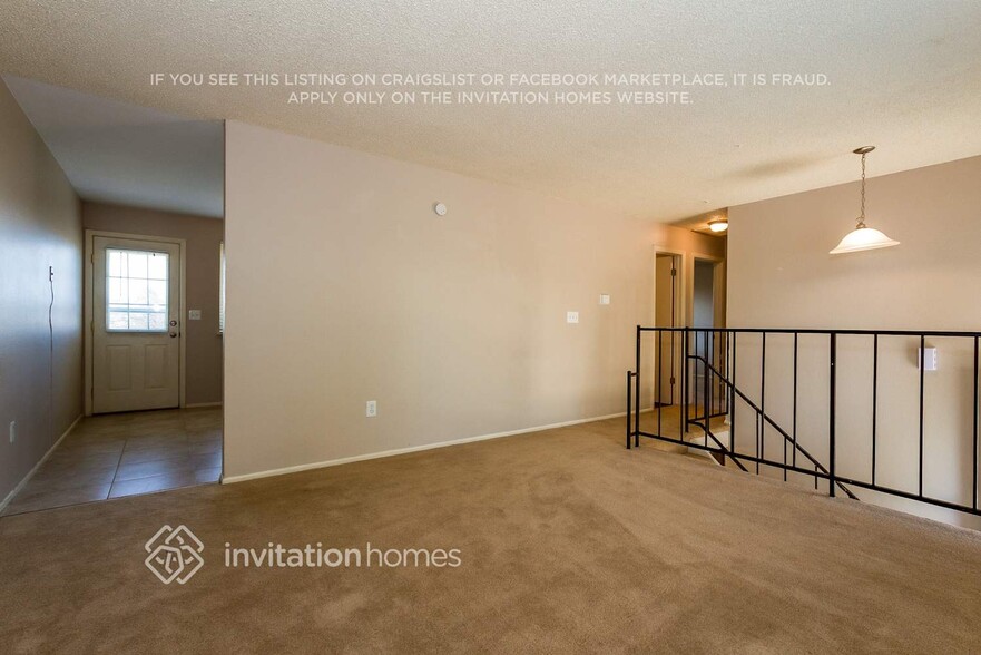 Building Photo - 15871 E Linvale Ave