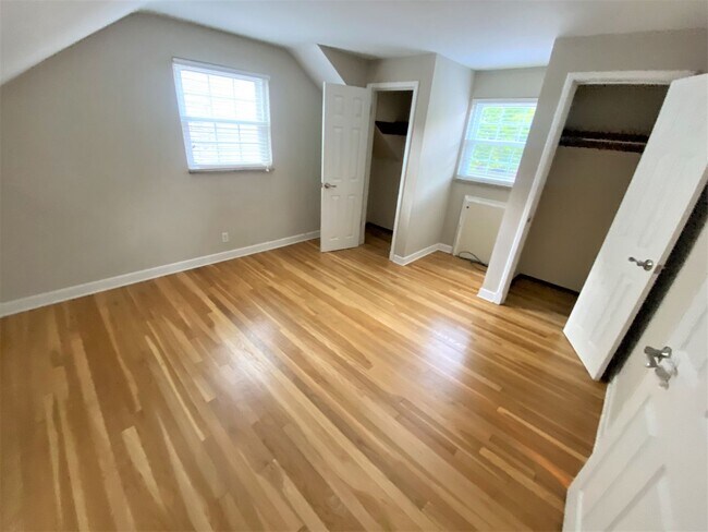 Building Photo - 4 Bedroom - Upper Arlington