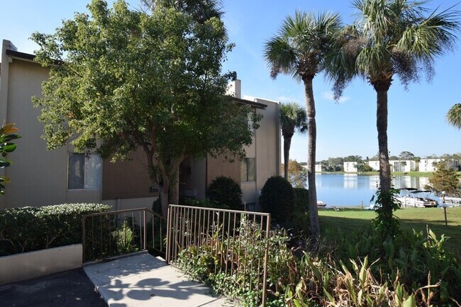 Building Photo - 576 Orange Dr