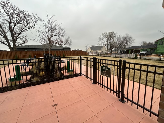 Building Photo - 6206 SW Luna Ln