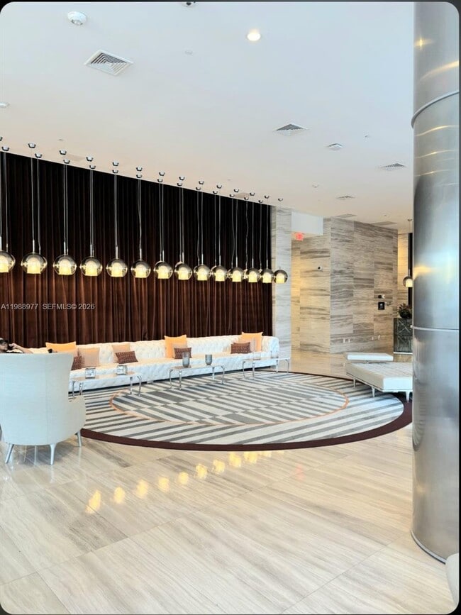 Building Photo - 2000 Metropica Wy