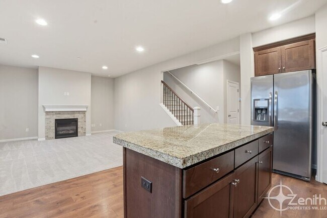 Building Photo - 9019 N Dogwood St