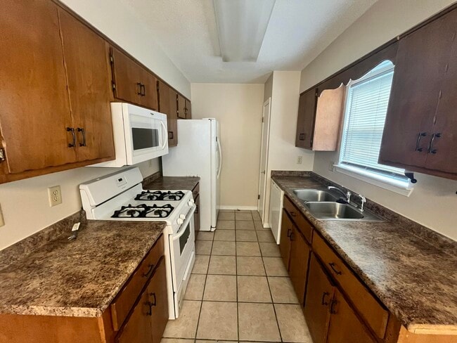 Building Photo - 41 3rd Ave