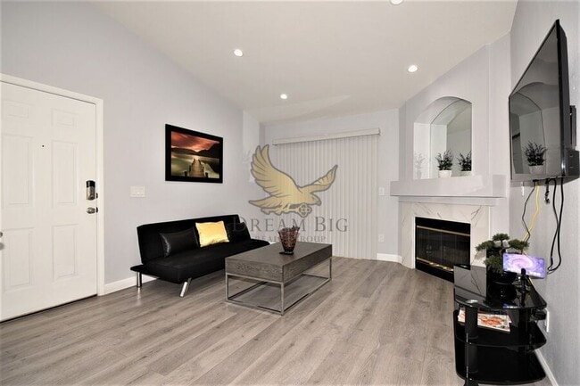 Building Photo - 5415 W Harmon Ave