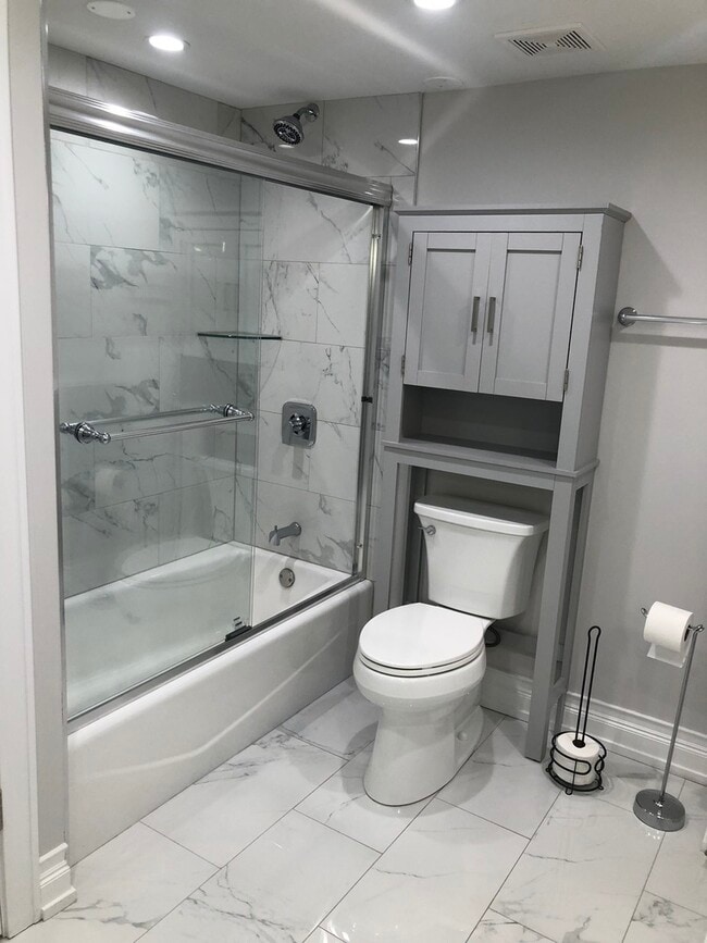 Building Photo - 2004 Milton Ave