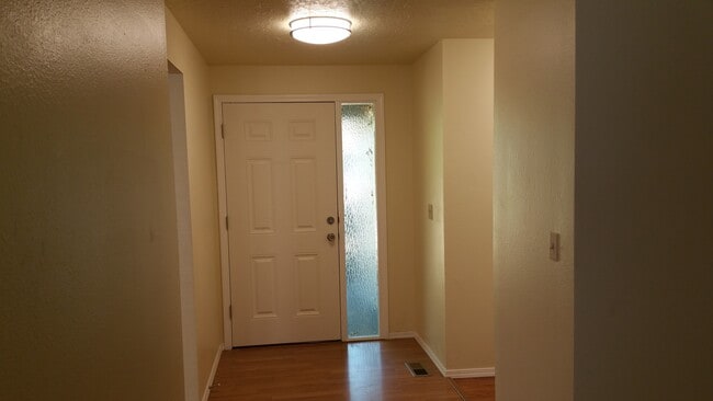 Building Photo - 3617 Silverstone Dr NE