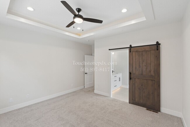 Building Photo - Stunning 3 BD, 2 BA Salem Home with Elegant Finishes!