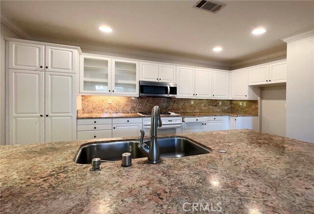 Building Photo - 50 Rosenblum