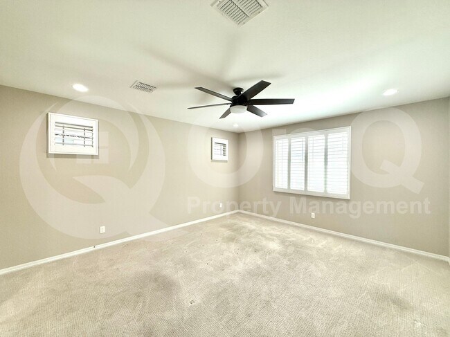 Building Photo - 5542 N 107th Ln