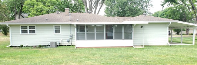 Back yard - 715 Dutton St
